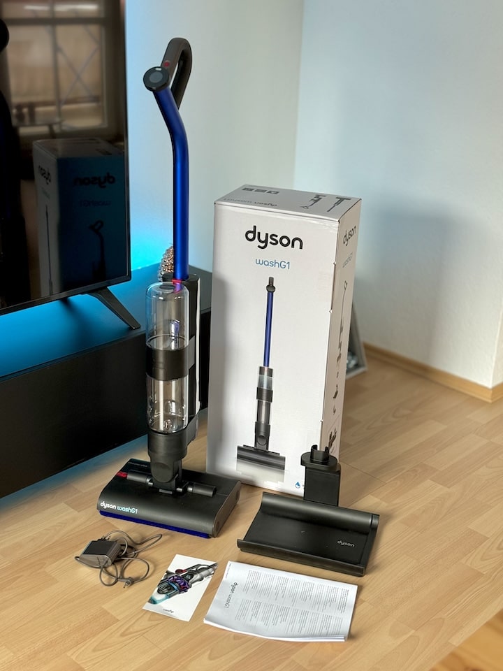 Lieferumfang eines Dyson Nasssaugers